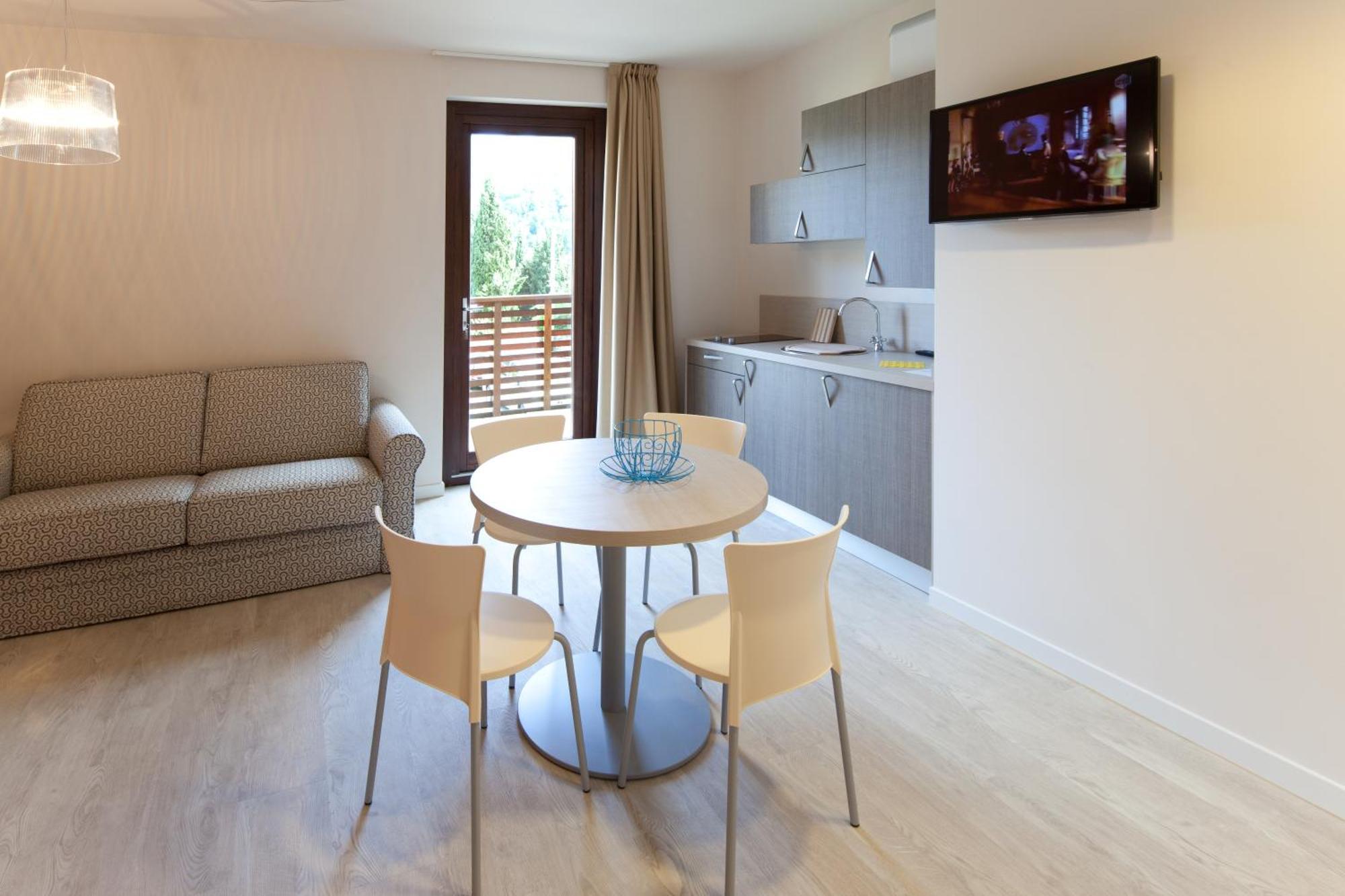 Residence Лено Екстериор снимка